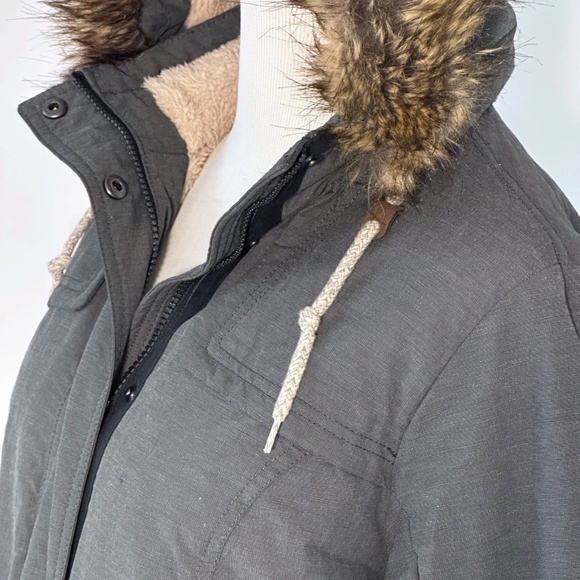 EDDIE BAUER Ladder Creek High-Pile Women's Gray Parka Faux Fur Hood Cinch Waist - Picture 3 of 16